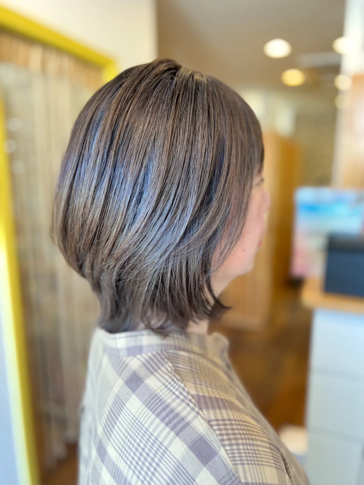 前橋で白髪ぼかしなら《今日の彼女の髪は魔法的》へ。大人の白髪を自然に美しく整える美容室