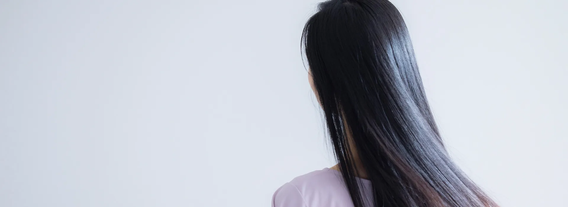 高崎で酸性ストレート・縮毛矯正・髪質改善｜専門技術で叶う艶髪✨| 高崎で美容院なら技術力とセンスが光る今日の彼女の髪は魔法的