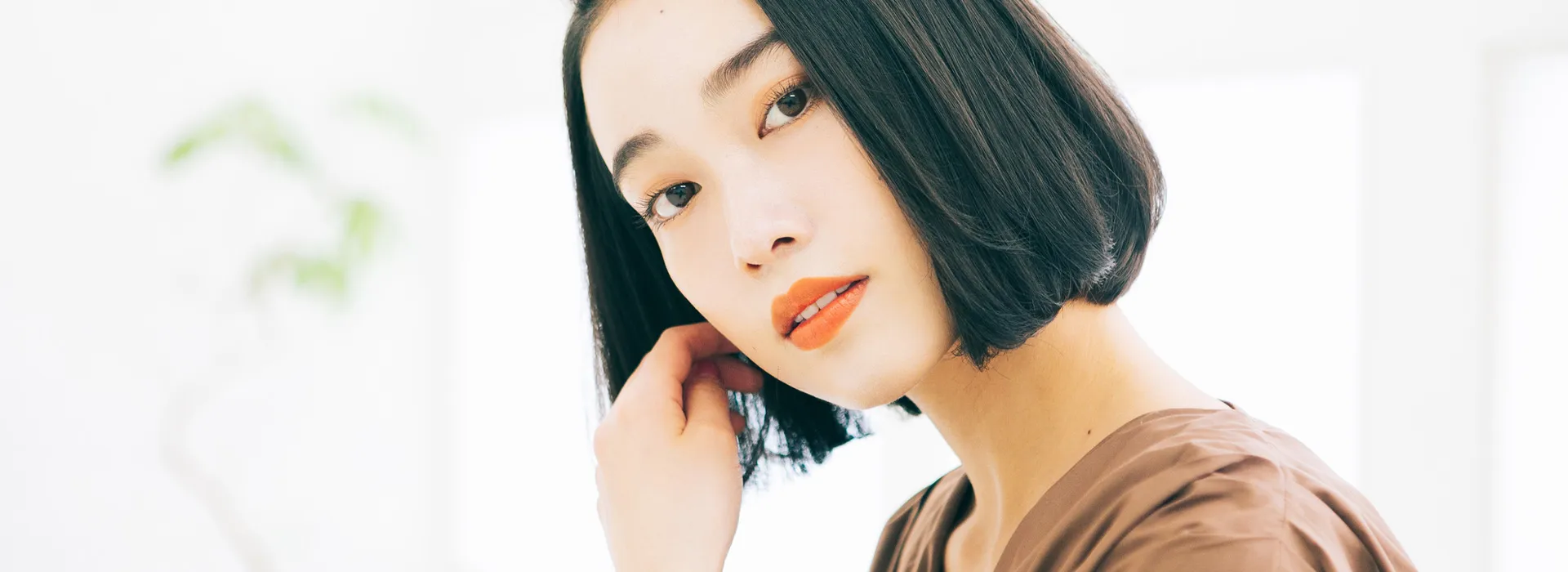 【小顔カットが上手い】ヘアサロンとして高評価◎ | 高崎で美容院なら技術力とセンスが光る今日の彼女の髪は魔法的